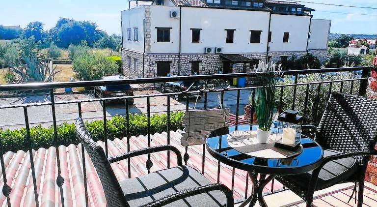 Wonderful rental apartment with pool | Dogs allowed — photo 4