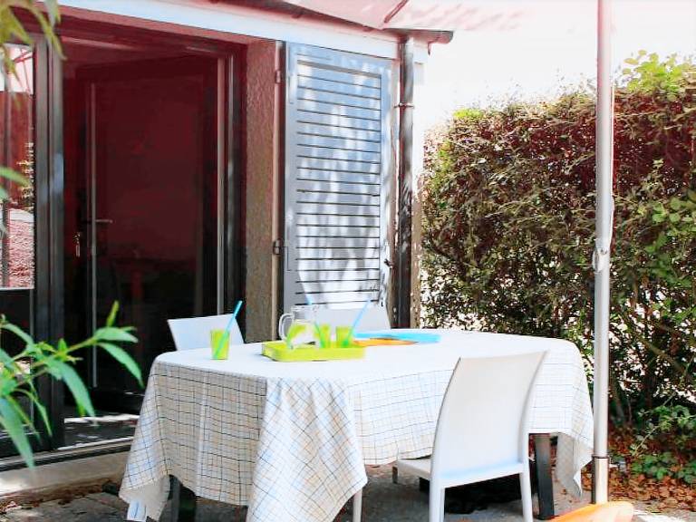 Family-friendly nice vacation home with heated pool | Pets allowed — photo 4