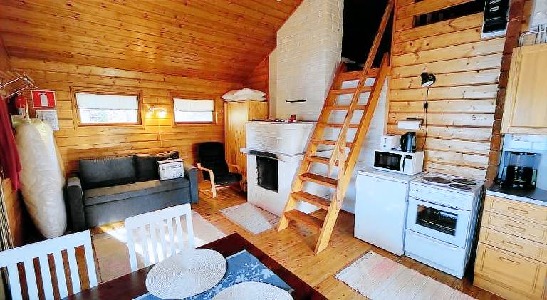 Vacation home with patio, hot tub & grill — photo 2