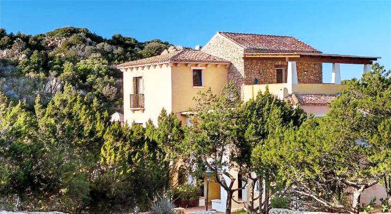 Apartment with pool | Close to the beach | Dogs allowed in Arzachena