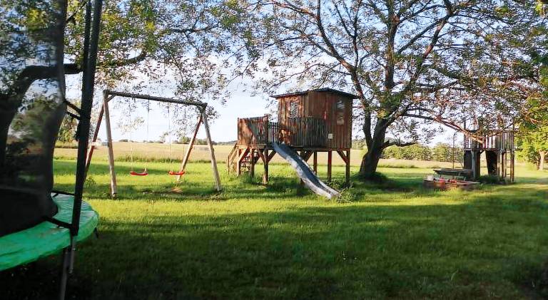 Apartment with private pool, terrace & yard — photo 4