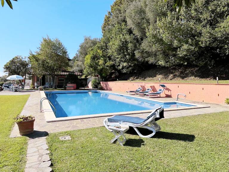 Fully equipped wonderful villa with BBQ, private pool & yard | Panoramic view | Dogs allowed — photo 3