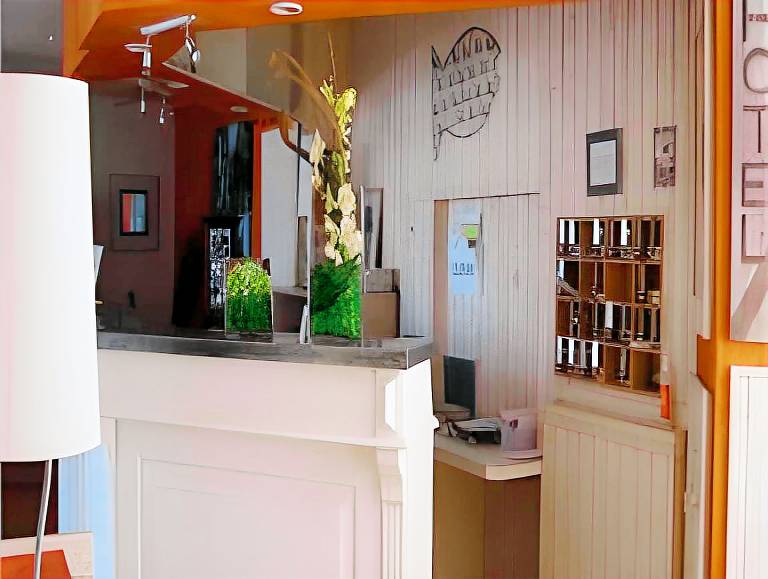 Hotel Saint-Clair, cote Plage in La Grande-Motte
