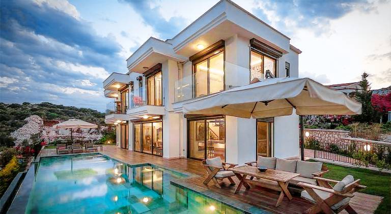 Villa with private pool, grill & yard in Antalya