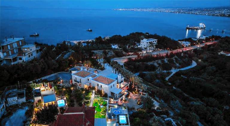 Villa with private pool, garden & patio — photo 4