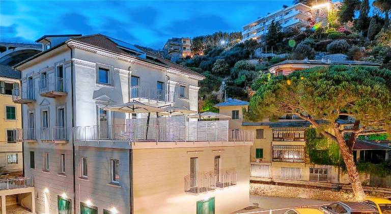 Appartamento con servizi Varazze