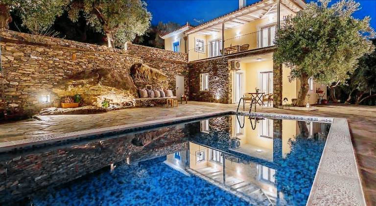 Fully equipped beautiful villa with barbeque, garden & private pool | Pets allowed in Skopelos