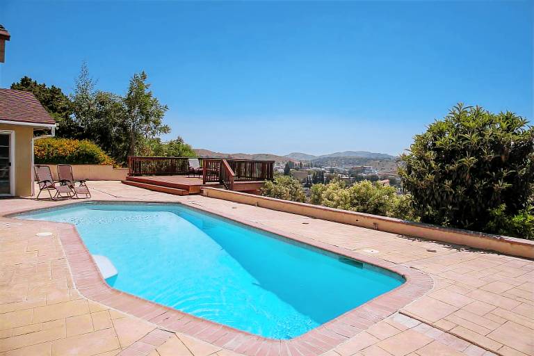 House  Covina