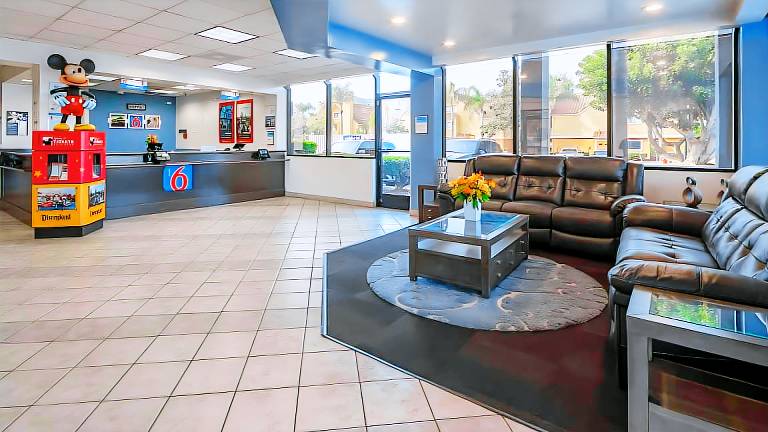 Motel 6 Anaheim, CA - Maingate — photo 4