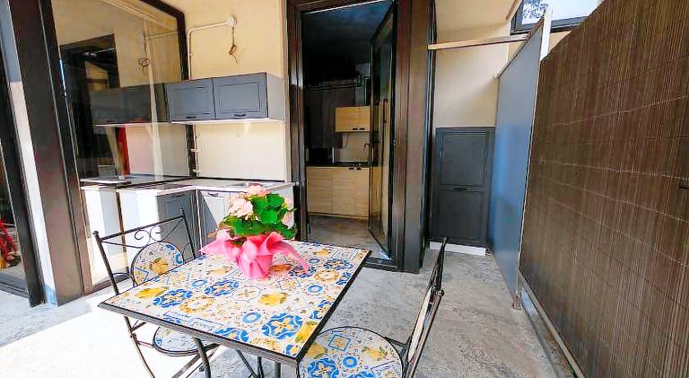 Rental apartment with hot tub, private pool & terrace — photo 4