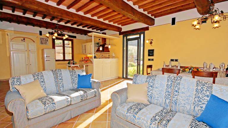 Fully equipped spacious villa with hot tub, yard & grill | Suitable for remote work | Dogs allowed — photo 5