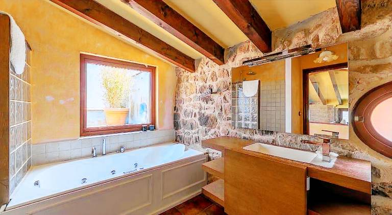 Fully equipped wonderful house with patio, barbecue & private pool | Good for workation | Dogs allowed — photo 2