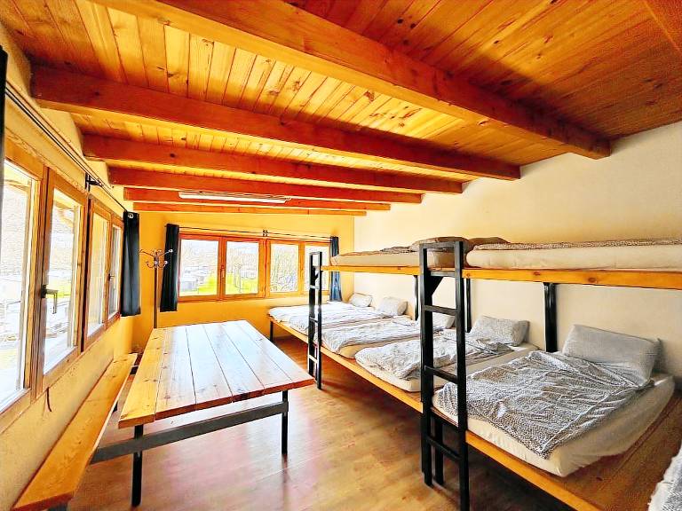 10 Bed Shared Room - Camping next to the river in Sort