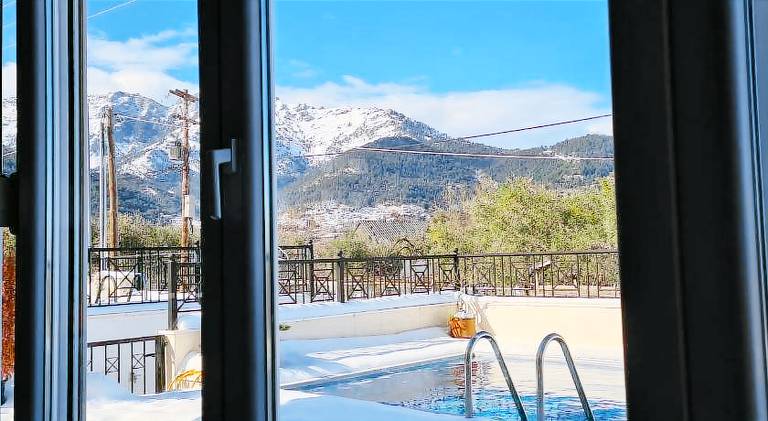 Villa with private pool & terrace | Pets allowed — photo 3
