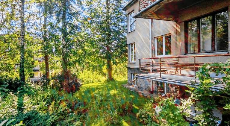 Holiday apartment with garden & patio — photo 3