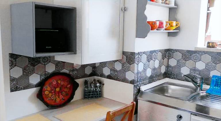 Rental apartment with patio, yard & barbeque — photo 5