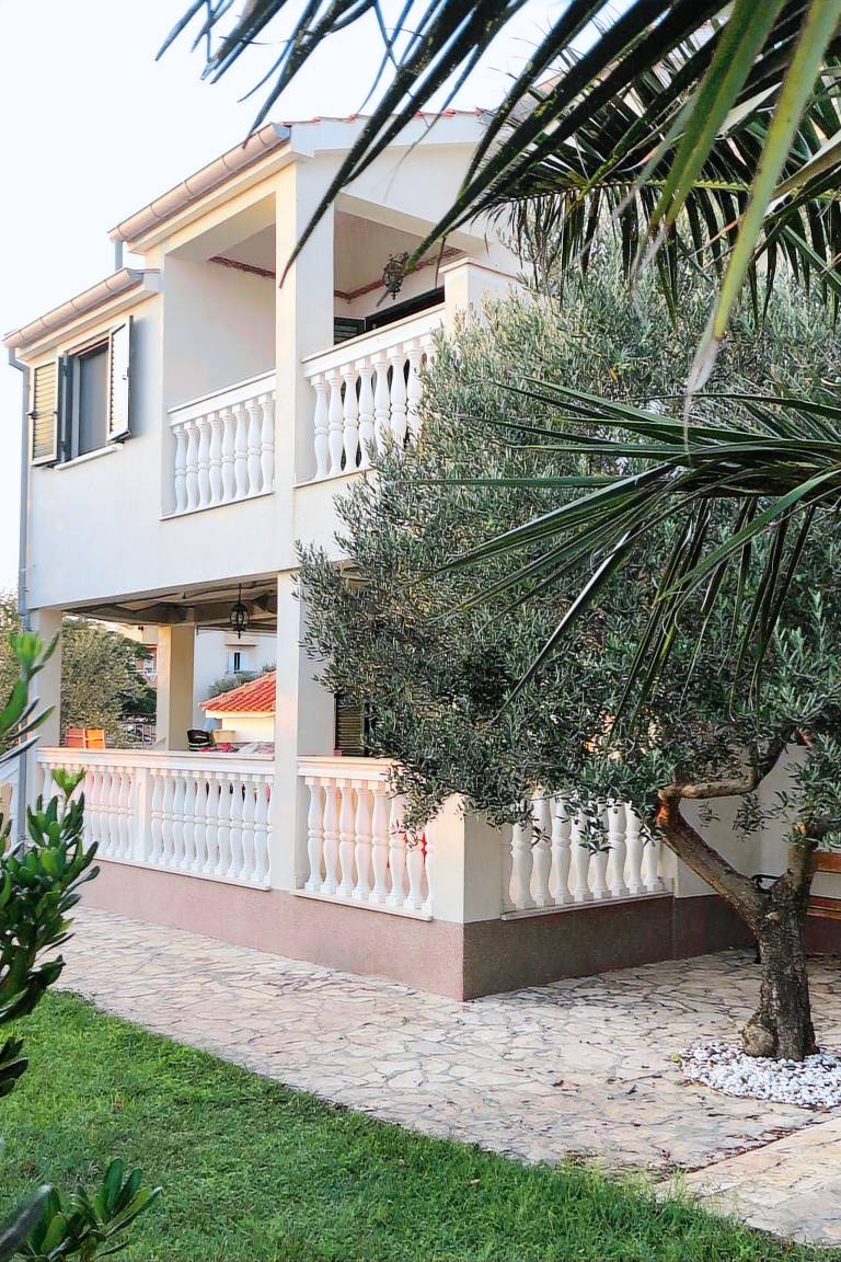 House with yard, BBQ & terrace — photo 3