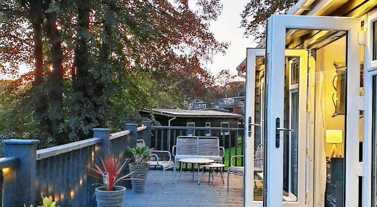Chalet with pool — photo 4