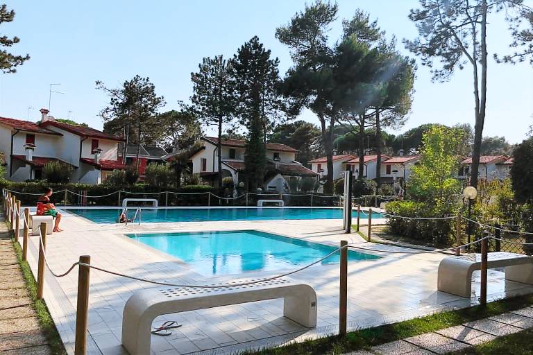 Children-friendly nice holiday apartment with yard, pool & terrace | Garden view | Pets are welcome — photo 3