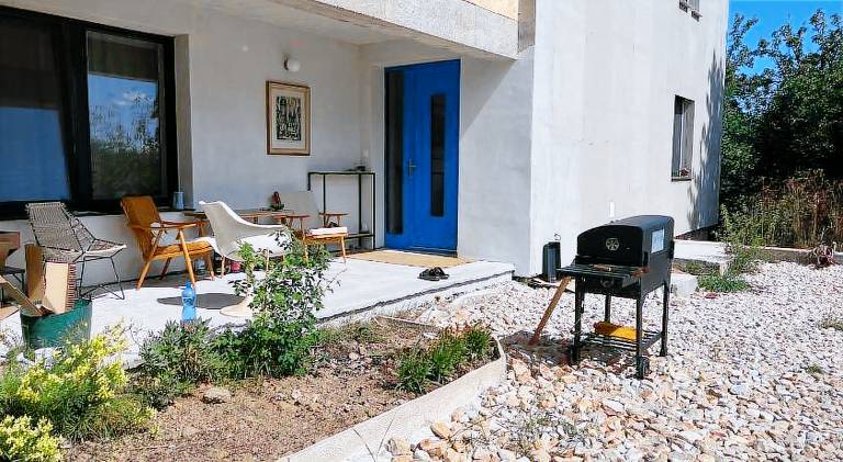 Beautiful rental apartment with patio, barbecue & yard | Good for workation | Dogs allowed — photo 4