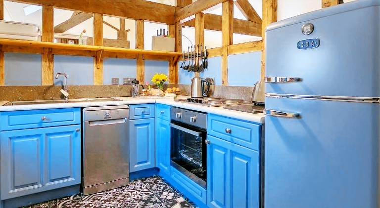 Cosy 2 bedroom apartment, terrace with Hot Tub 8am - 10pm plus private daily use of indoor pool and — photo 4