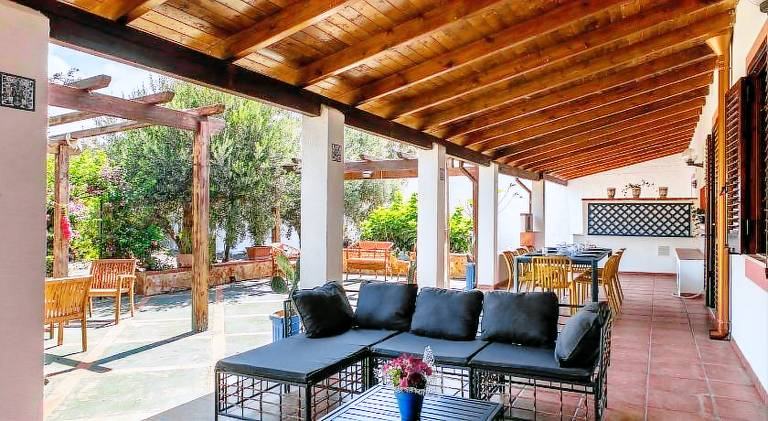 Villa with 5 rooms for 10 persons — photo 4