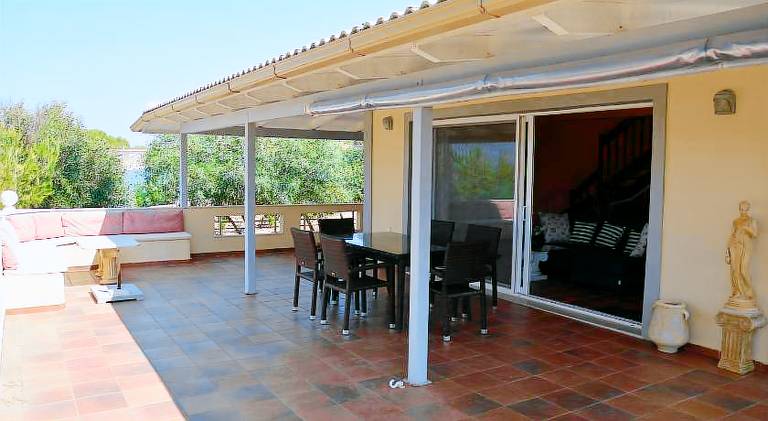 Villa with yard, barbeque & terrace — photo 4