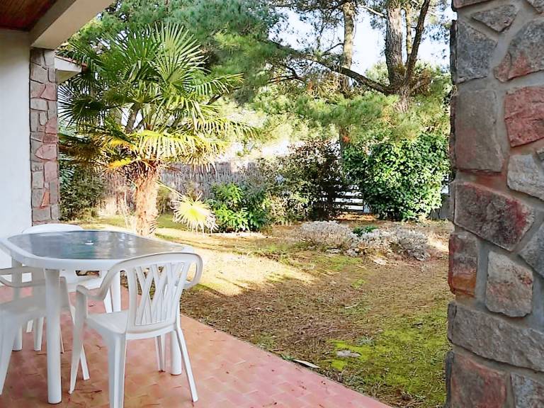 House with garden & grill — photo 3