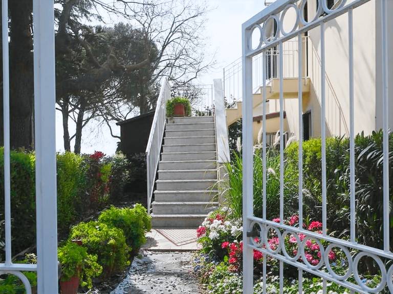 Holiday apartment with terrace | Pets allowed — photo 4