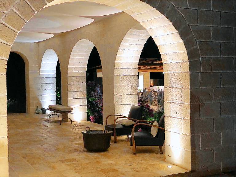 Villa with yard, private pool & barbecue | Garden view — photo 2