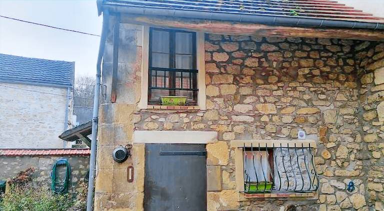 Holiday apartment with 1 room for 2 persons in Senlis