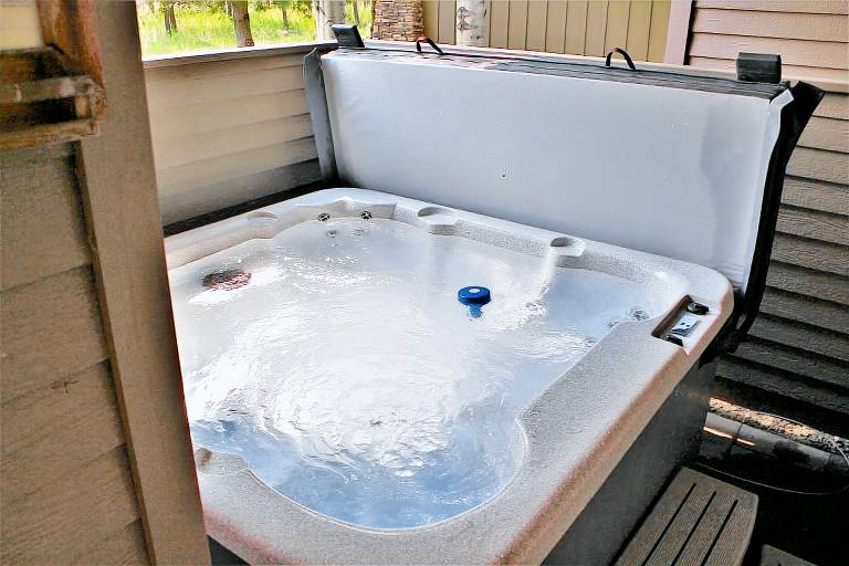 Family-friendly house with pool, barbeque & jacuzzi | Pet-friendly — photo 4