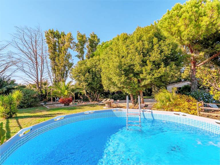 Vacation home with yard, patio & private pool — photo 4
