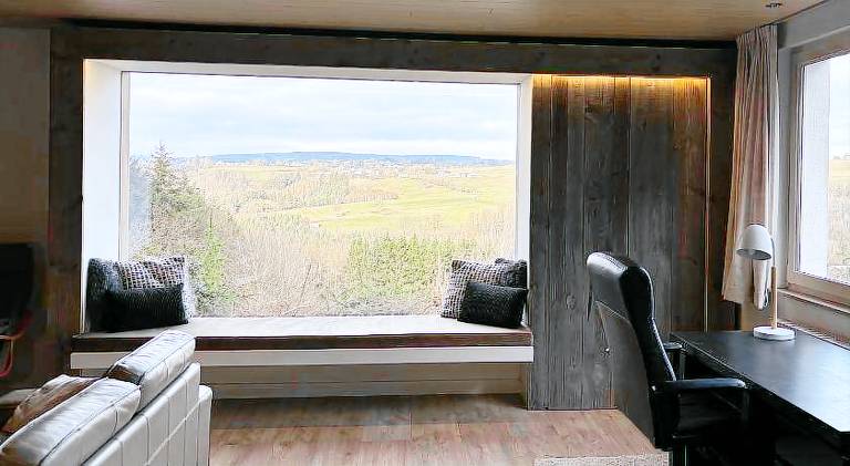 House with 4 rooms for 10 persons in Houffalize