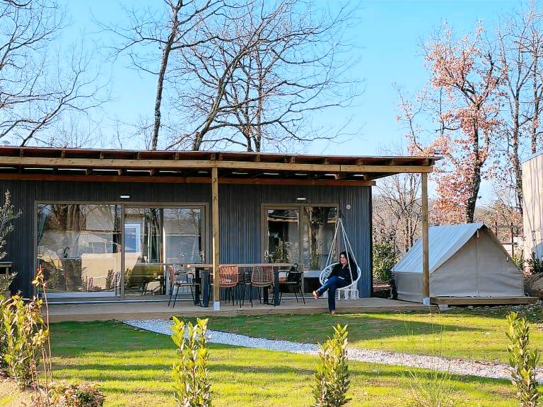 Mobile home with terrace & pool — photo 4
