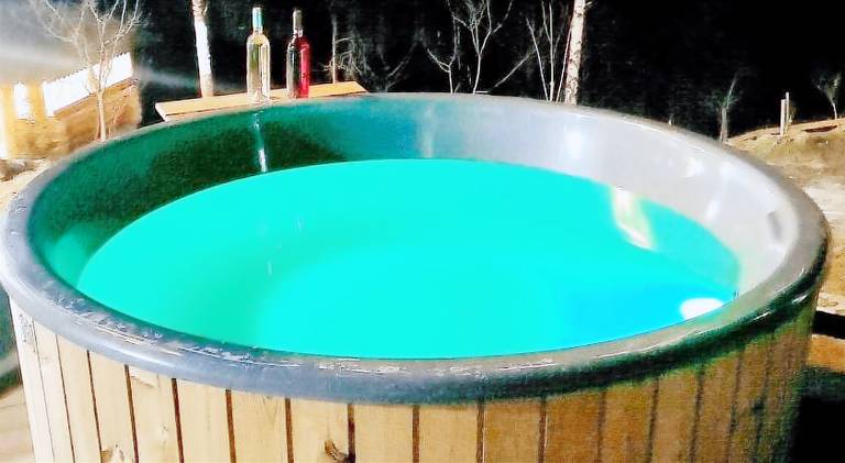 Pleasant lodge with BBQ, yard & jacuzzi | Pet-friendly — photo 4