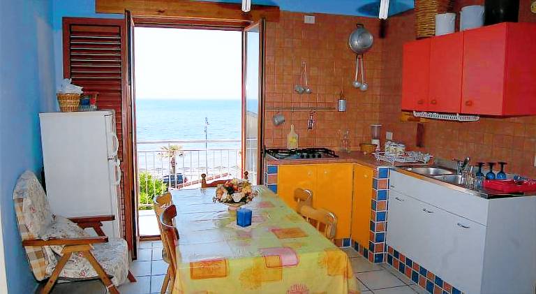 Beautiful serviced apartment with terrace, garden & pool | Beach nearby | Pets are welcome — photo 3