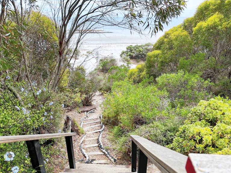 House  Emu Bay
