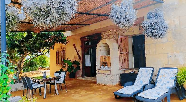 Villa with pool — photo 3