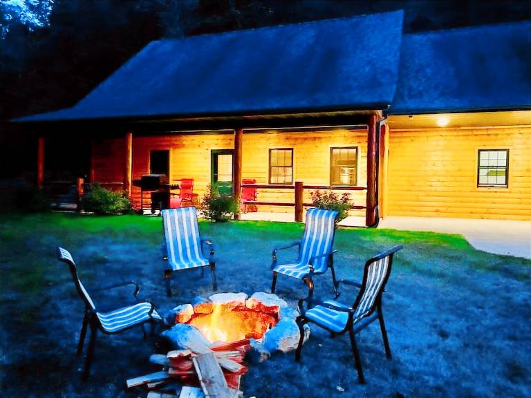 Iowa Cabins & House Rentals from 64 HomeToGo