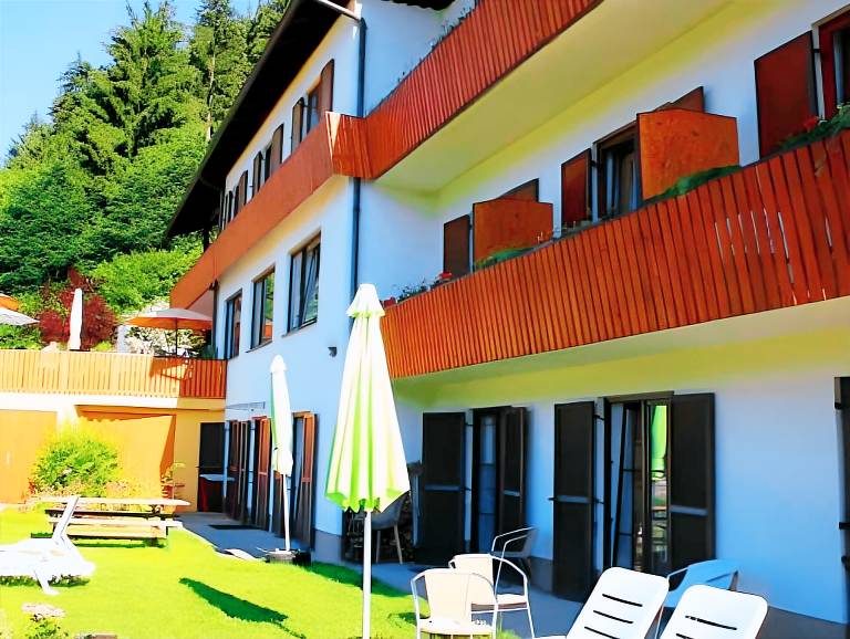 Apartment with yard, barbeque & terrace in Villach