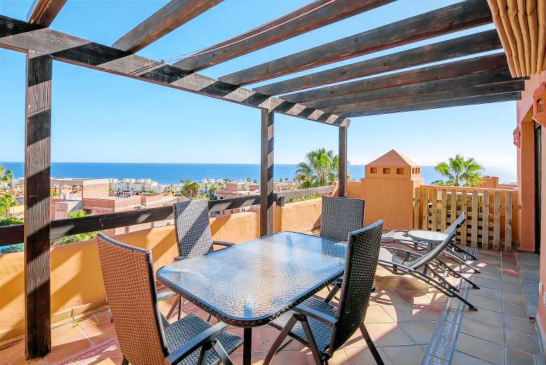Apartment 'Ático De Lujo Con Vistas Al Mar' with Sea View, Wi-Fi and Air Conditioning in Estepona