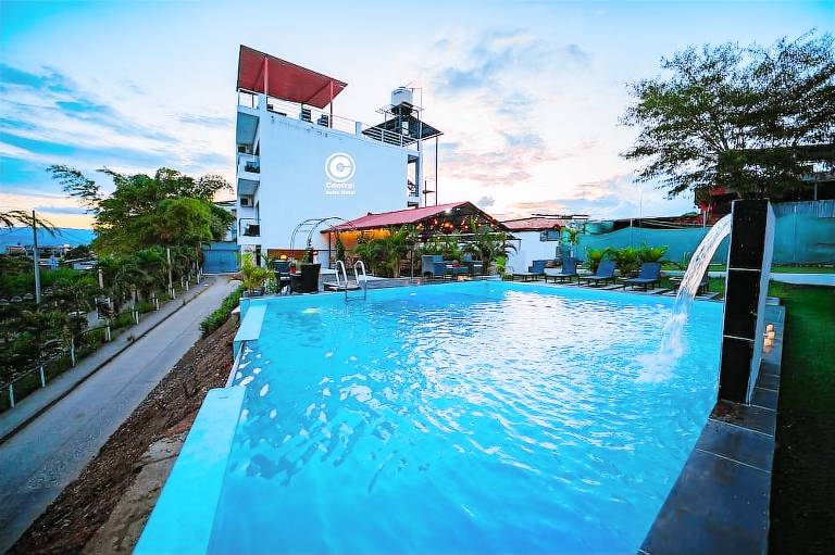 Central Suite Hotel