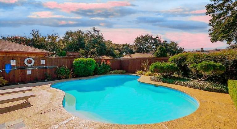 Modern and Spacious Dallas Getaway w Private POOL — photo 5