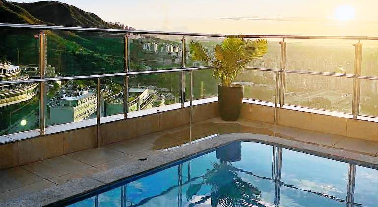 Apartment with pool — photo 3