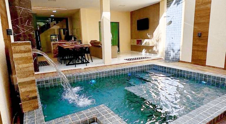 Vacation home with pool in Trairi