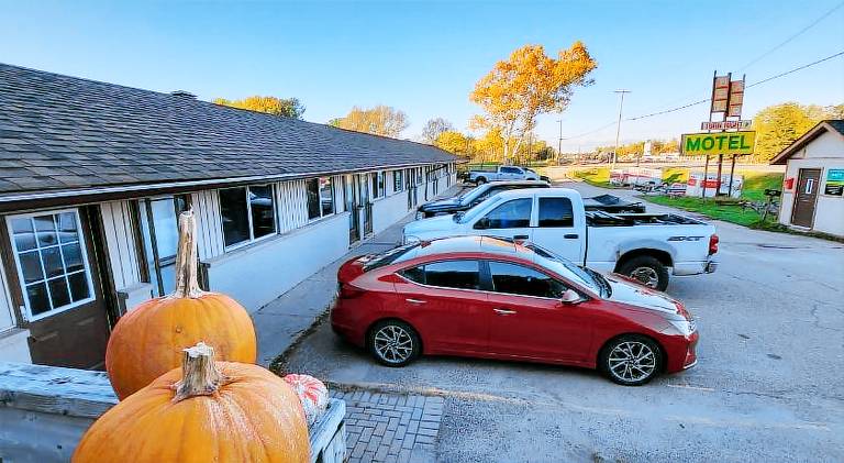 Happyland Inn — photo 5