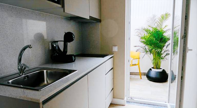Apartment with terrace — photo 5