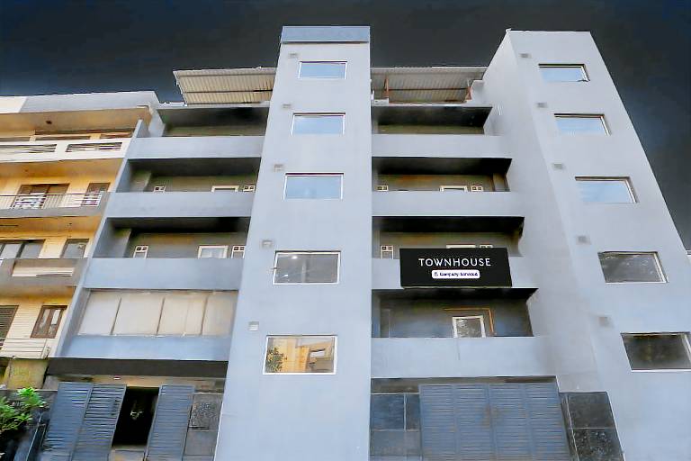 Super Townhouse Shahdara Near Yamuna Sports Complex Formerly Hotel Ipotel