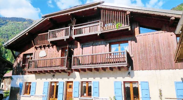 Fully equipped chalet with patio & barbeque | Pets allowed in Samoëns